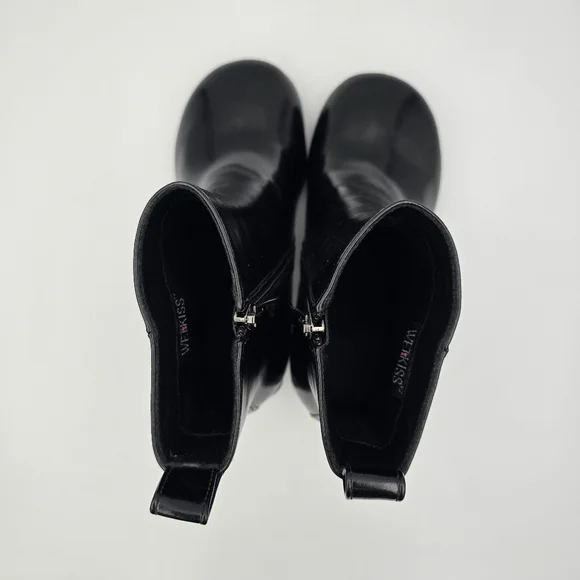 Like-new WetKiss Black Patent Block Heel Round Toe Ankle Booties, Women's Size 6 - Picture 9 of 16